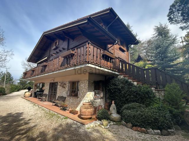 Casa in vendita a Passignano Sul Trasimeno, Umbria