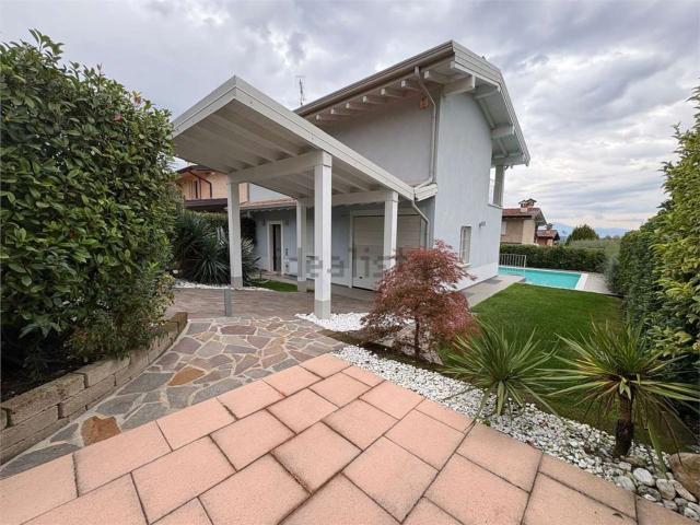 Casa in vendita a Polpenazze, Lombardia
