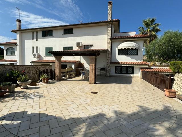 Casa in vendita a Roma Capitale, Lazio
