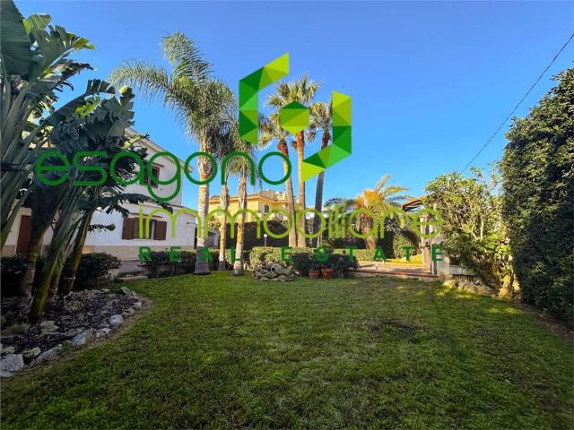 Casa in vendita a Villaggio Elios, Siracusa
