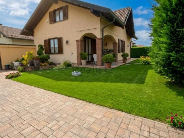 Casa in vendita a Buscate, Lombardia