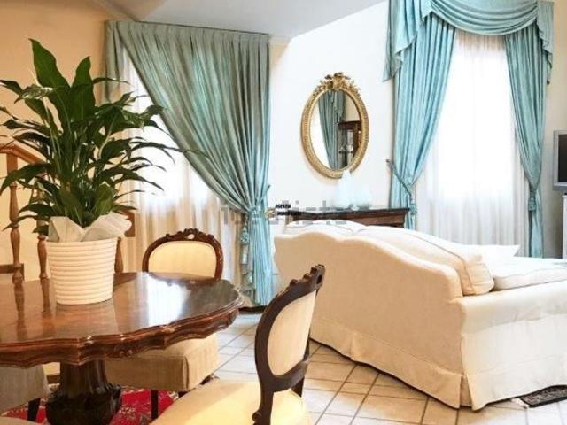 Casa in vendita a Camaiore, Toscana