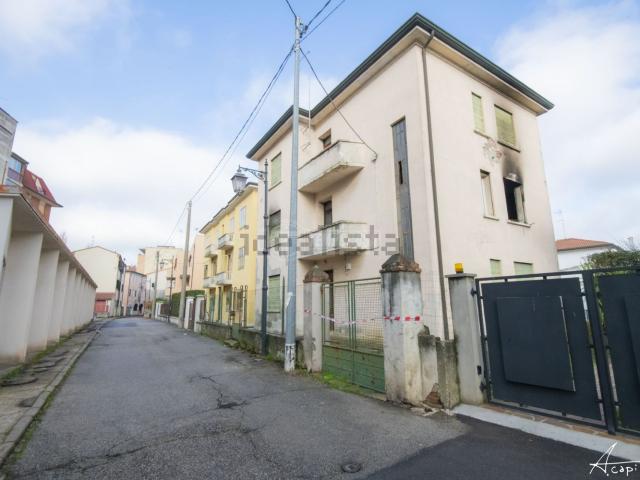 Casa in vendita a Rovigo, Veneto