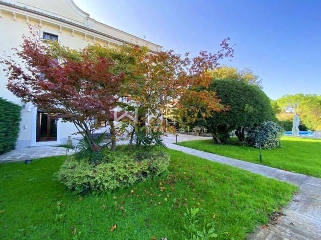 Casa in vendita a Desenzano Del Garda, Brescia