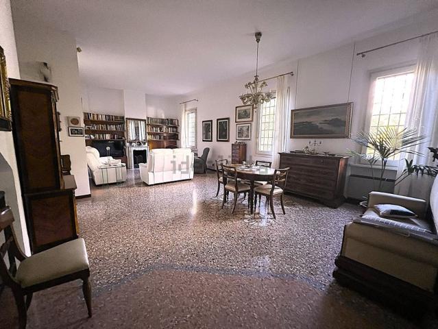 Casa in vendita a Santo Stefano, Bologna