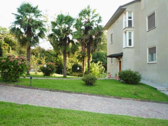 Casa in vendita a Biandronno, Lombardia