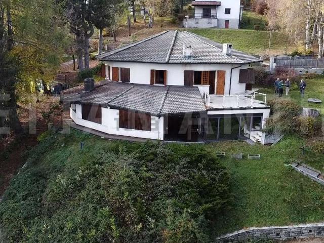 Casa in vendita a Centro Valle Intelvi, Casasco Intelvi