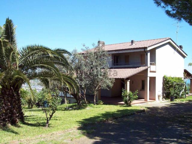 Casa in vendita a Unione dei Comuni della Val Vibrata, Colonnella