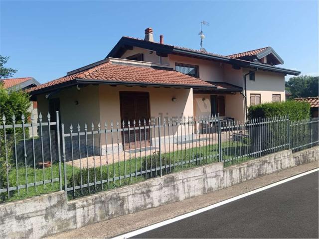 Casa in vendita a Cazzago Brabbia, Lombardia