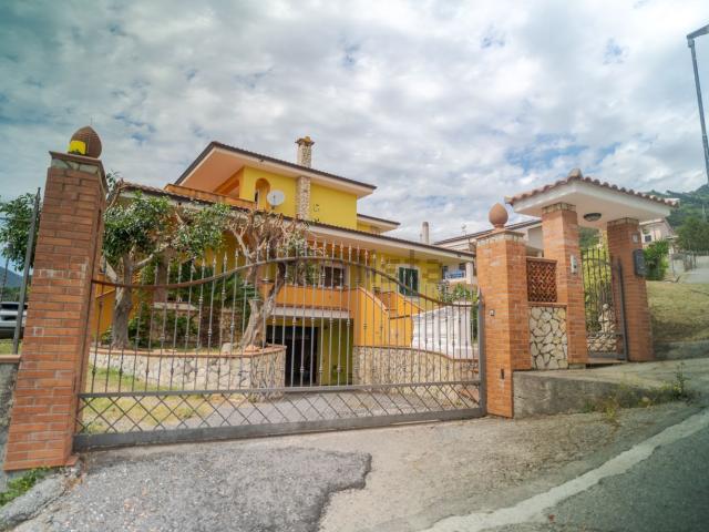 Casa in vendita a Calabria, Cosenza