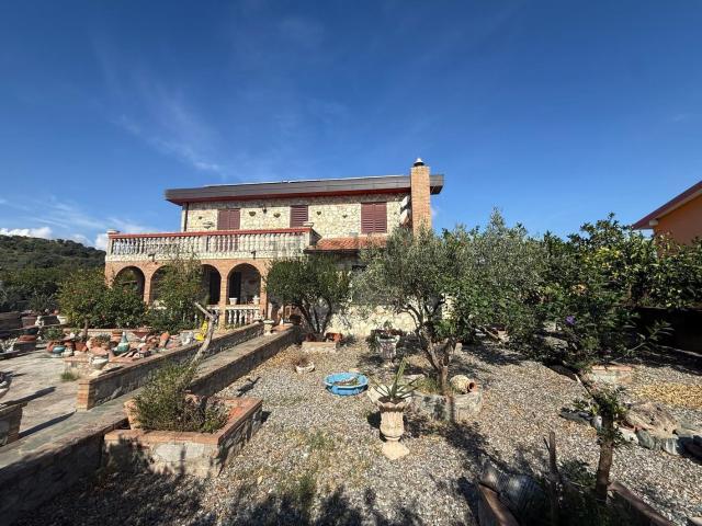 Casa in vendita a Roccelletta, Borgia