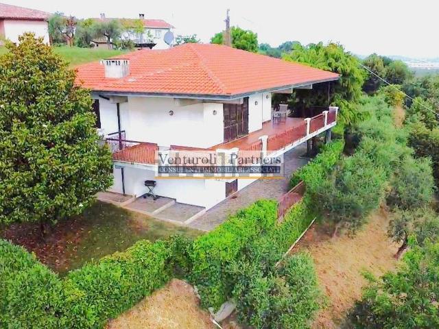 Casa in vendita a Desenzano Del Garda, Lombardia