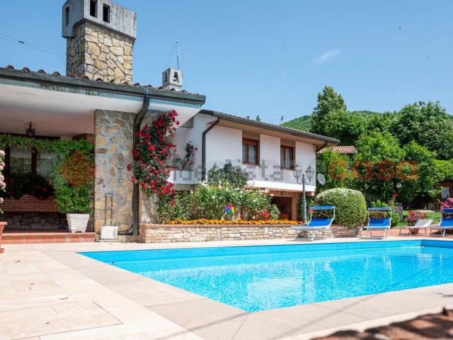 Casa in vendita a Unione Comuni Garfagnana, Piazza Al Serchio