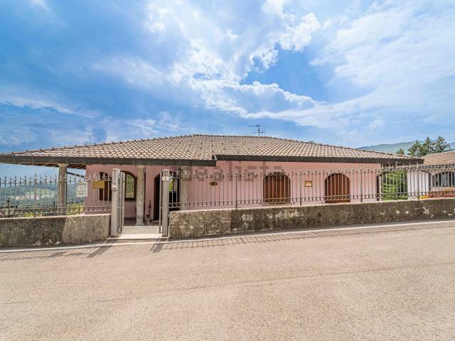 Casa in vendita a Alta Valle Intelvi, Lanzo D'intelvi