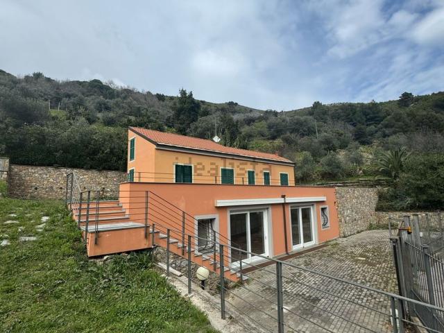 Casa in vendita a Spotorno, Liguria