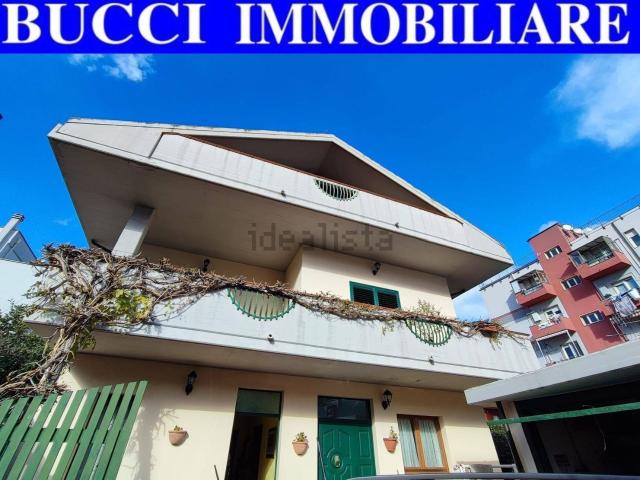 Casa in vendita a Rancitelli, Pescara