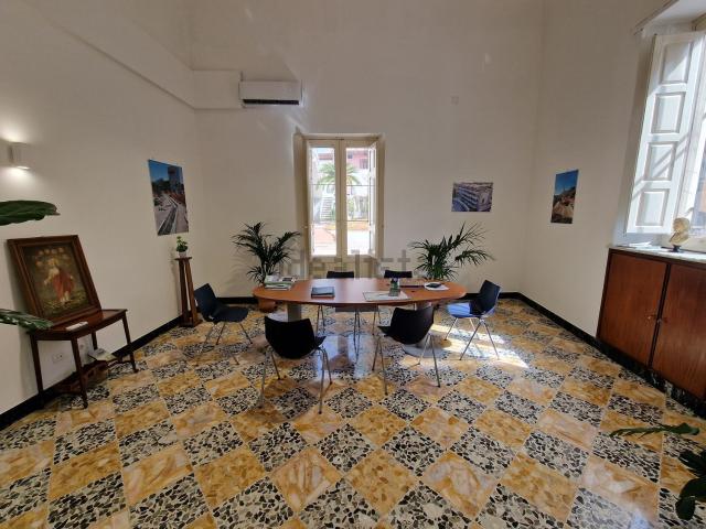 Casa in vendita a Giarre, Sicilia