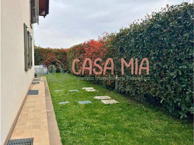 Casa in vendita a Madonna del Pilastro, Gragnano Trebbiense