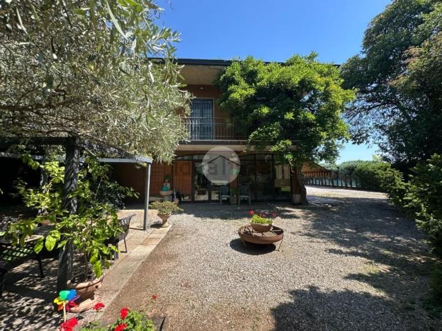 Casa in vendita a Villaggio Famiglia, Rovato