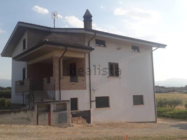 Casa in vendita a Manoppello, Abruzzo