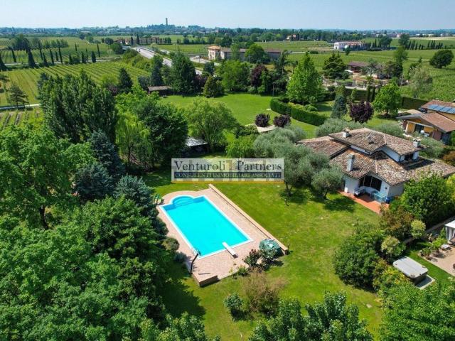 Casa in vendita a Sirmione, Lombardia