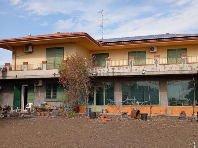 Casa in vendita a Picanello-Ognina-Barriera-Canalicchio, Catania
