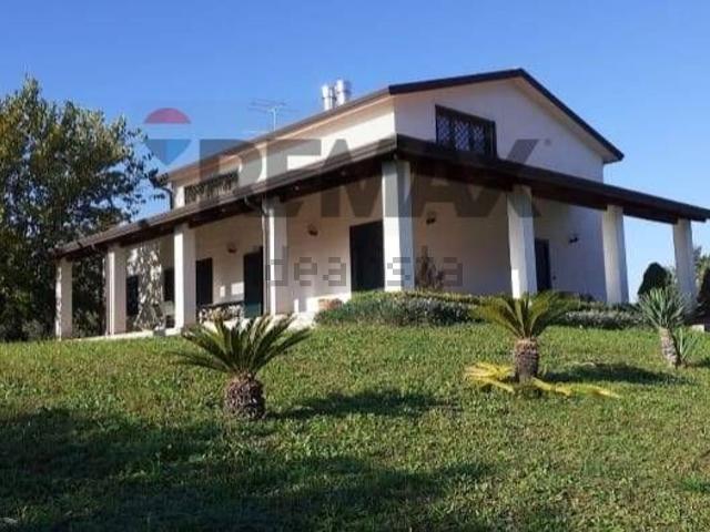 Casa in vendita a Liberi, Campania