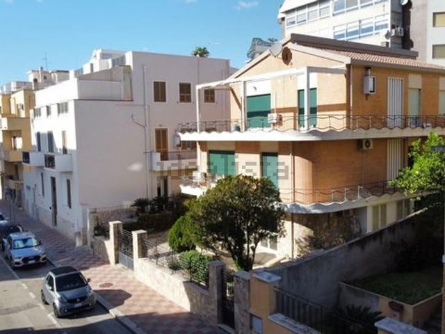 Casa in vendita a Bonaria, Cagliari