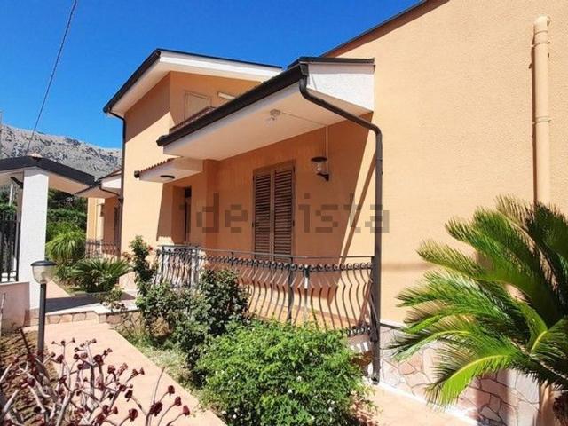 Casa in vendita a Carini, Sicilia