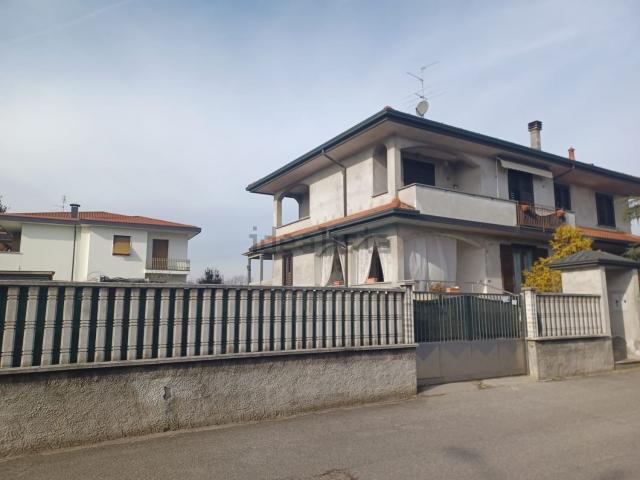 Casa in vendita a Buscate, Lombardia