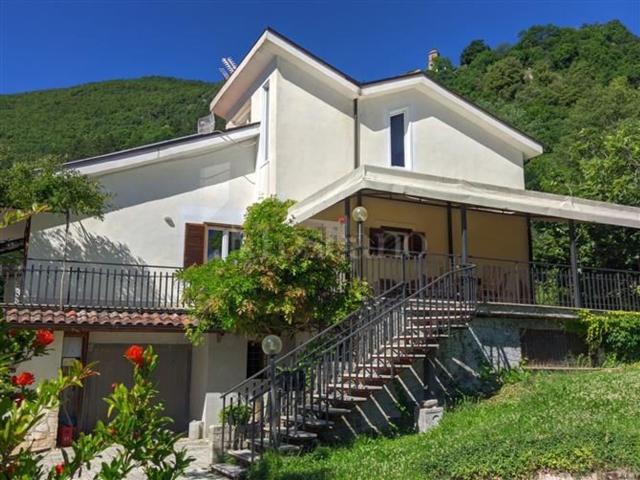 Casa in vendita a Greccio, Lazio
