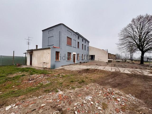 Casa in vendita a Legnago, Veneto