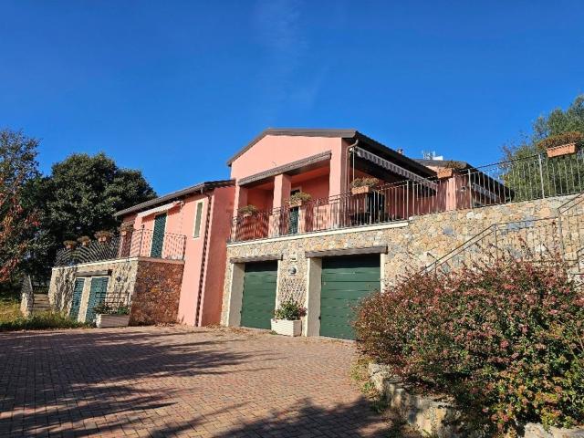 Casa in vendita a Magliolo, Liguria