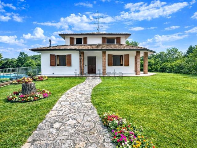 Casa in vendita a Torricella Verzate, Lombardia