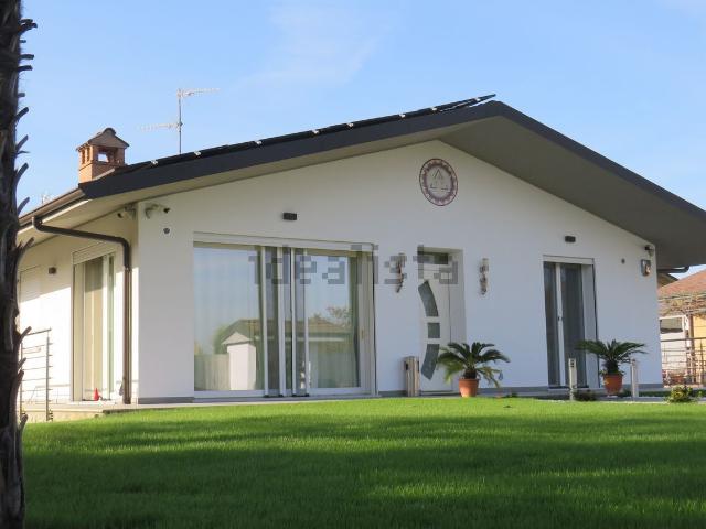 Casa in vendita a Bettola di Pozzo d'Adda, Pozzo D'adda