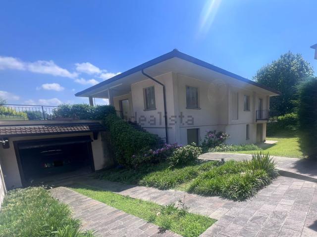 Casa in vendita a Casatenovo, Lombardia