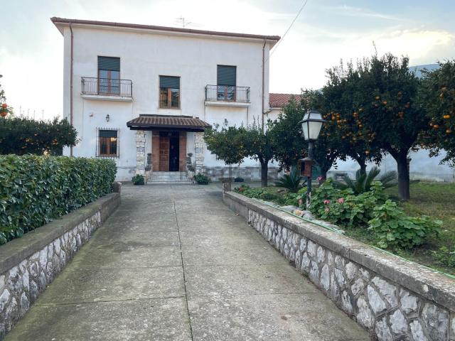 Casa in vendita a Falciano del Massico, Caserta