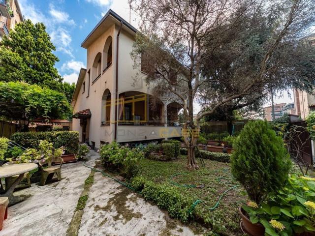 Casa in vendita a Monza, Casignolo