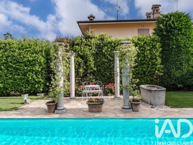 Casa in vendita a Montichiari, Lombardia