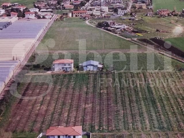 Casa in vendita a Stracciapanni, Aprilia