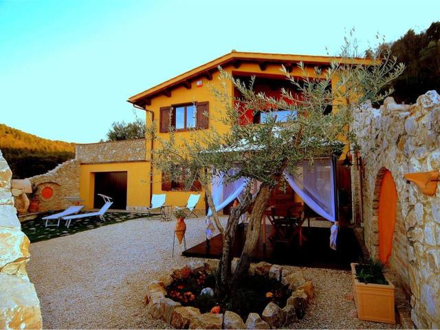 Casa in vendita a Bettona, Umbria