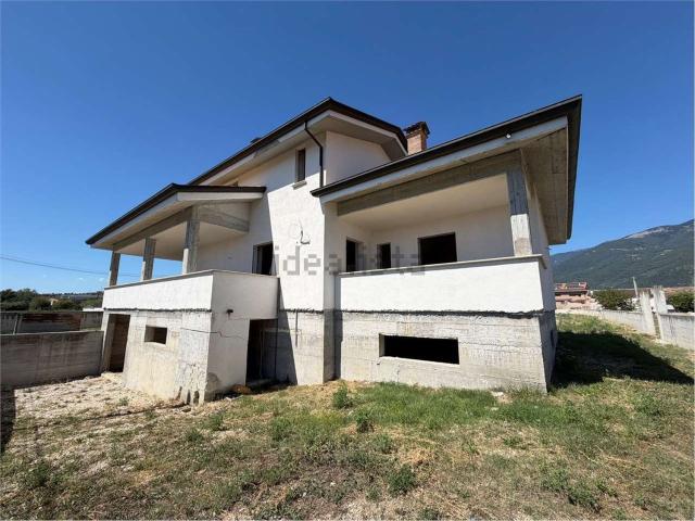 Casa in vendita a Carnello, Sora