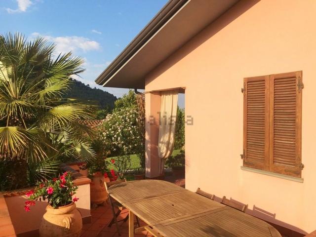 Casa in vendita a Camaiore, Toscana