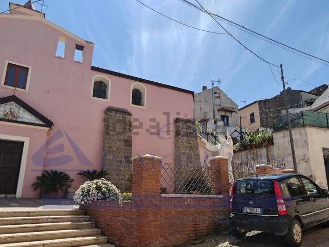 Casa in vendita a Cervino, Campania
