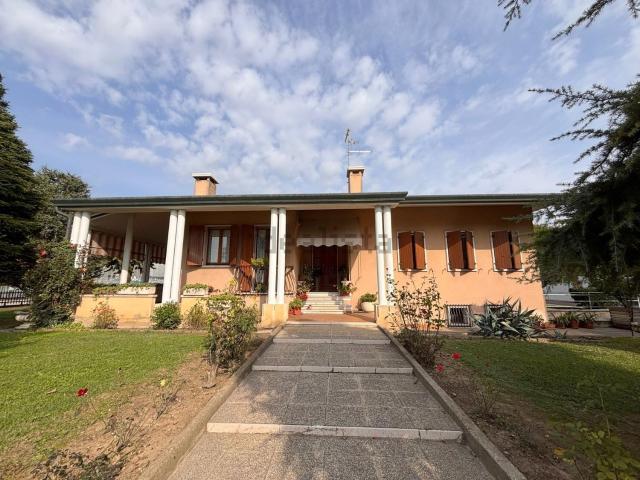 Casa in vendita a Legnago, Veneto