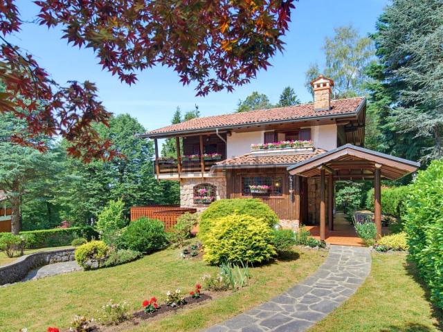 Casa in vendita a Dorga, Castione Della Presolana