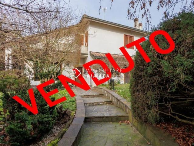 Casa in vendita a Arcore, Lombardia