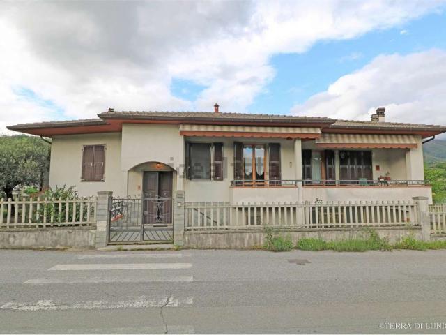 Casa in vendita a Case Corvi, Pontremoli