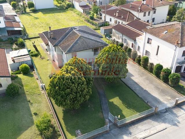 Casa in vendita a Sermide e Felonica, Sermide