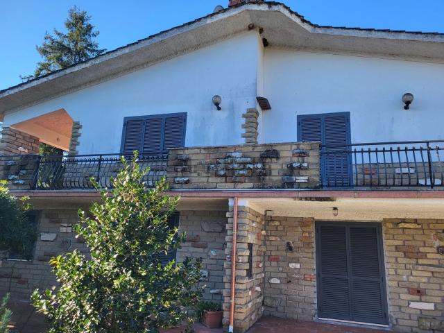 Casa in vendita a Sutri, Lazio
